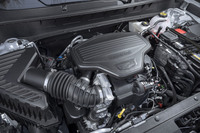 エンジンは自然吸気の3.6リッターV6 DOHC。筒内直接燃料噴射システムや可変バルブ機構、気筒休止システムなどの採用により、燃焼効率の改善や燃費性能の向上が図られている。