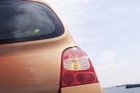 「ECO2」とは、ルノー社内のエコロジーとエコノミーの基準を満たしたモデルであることを表している。具体的にはCO2排出量の少なさ、生産工場が環境基準を満たしていること、リサイクル性に優れていることを表す。ちなみにトゥインゴは「ECO2」の認定を受けた第1号車。
