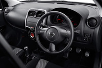 「マーチ ボレロA30」のインテリア。