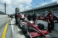 【写真上】過去2回のインディ500ウィナー、エリオ・カストロネベスが、同地で自身初のポールポジションを獲得【写真下】高木虎之介は、アタック中にピットが停電に見舞われ無線交信ができない中、7番手のタイムを記録（写真＝トヨタ自動車）