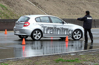 
	【Movie】 フルブレーキで滑走！
	トレーニング後半「ABS体験」の様子を動画で。タイヤの動きにも注目！
	
	 