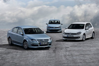 最新のブルーモーション3モデル。パサート（左）は2009年11月、ポロ（中央）は2010年、ゴルフ（左）は2009年晩秋に欧州で発売される。