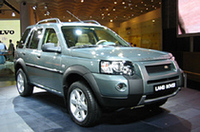 【写真上】：サーブ「9-3スポーツハッチ･コンセプト」【写真下】：ランドローバー「フリーランダー」