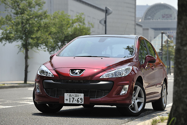 【スペック】全長×全幅×全高＝4315×1820×1515mm／ホイールベース＝2610mm／車重＝1390kg／駆動方式＝FF／1.6リッター直4DOHC16バルブターボ（156ps/6000rpm、24.5kgm/1400-3500rpm）／価格＝309.0万円（テスト車＝同じ）
