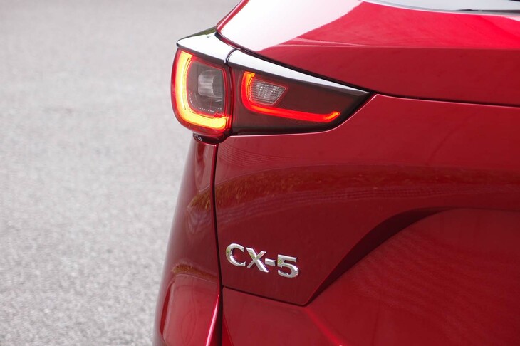 マツダCX-5 XDスポーツアピアランス（リアコンビランプ）