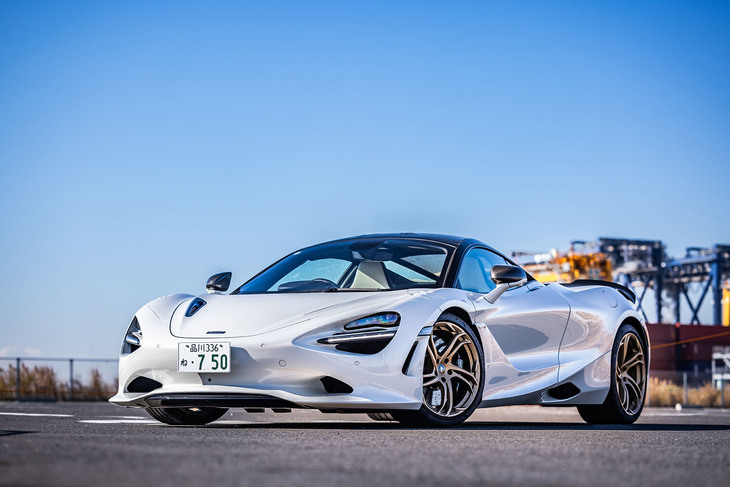 2023年8月2日、東京・有明の発表イベントで日本初公開されたマクラーレンの新型ミドシップスポーツカー「750S」。「マクラーレン史上最も軽量かつ最もパワフル」とうたわれる。