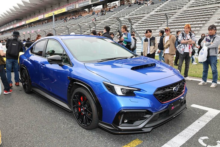 「東京オートサロン2025」で初公開された、スバル／STIのコンプリートカー「S210」のプロトタイプ。“S”シリーズ初のスポーツリニアトロニック搭載車としても話題となっている。現地では、開発を指揮したSTIの高津益夫さんにも遭遇。「これまでもオートマのSモデルの要望が多く、その期待にやっと応えられた」と話す。テスターたちの評判も上々だという。2025年5月下旬に抽選申し込みが始まる予定だ。