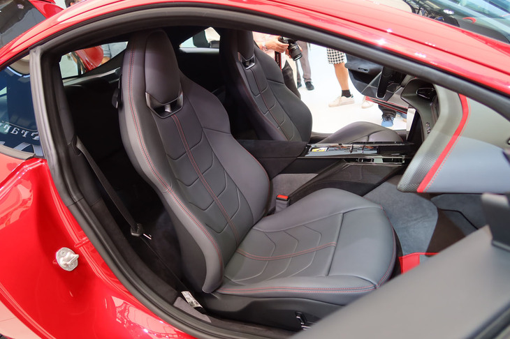 フェラーリ・アマルフィ（フロントシート）