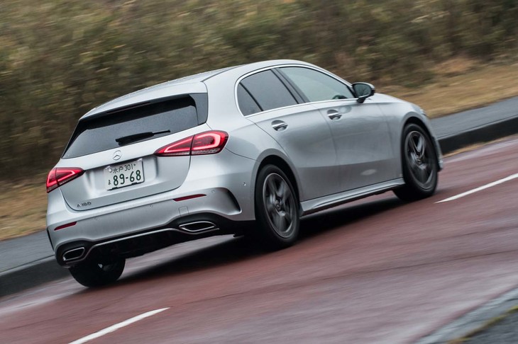 「Sクラス」や「Eクラス」と同等とうたわれる先進運転支援システムは、パッケージオプション「レーダーセーフティパッケージ」（24万5000円）として用意されている。