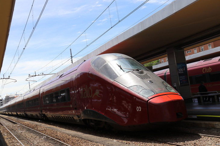 【写真14】イタリア半島を縦断する特急「イタロ」。