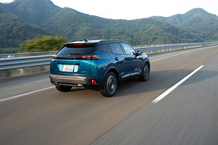 プジョー2008 GTハイブリッド