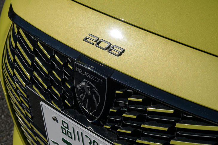 プジョー208 GTハイブリッド