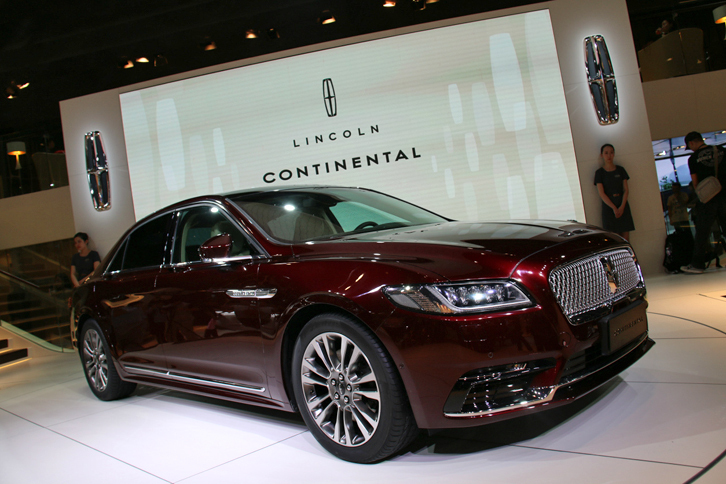 「リンカーン・コンチネンタル」。2016年1月のデトロイトで発表された新型が中国でデビュー。