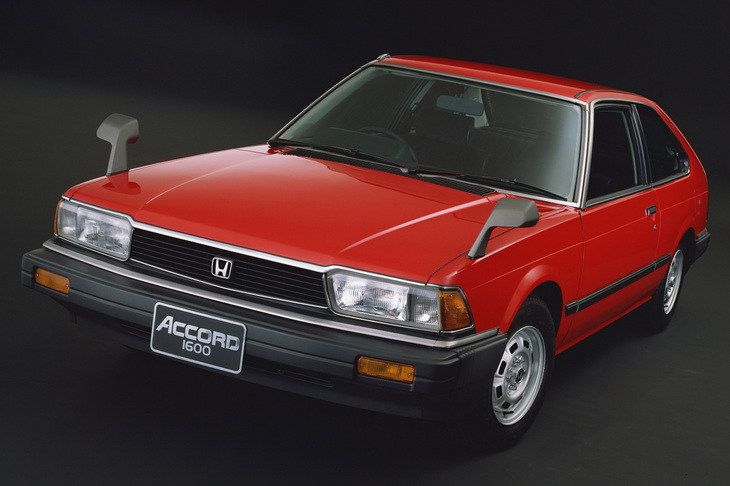 1981年登場の2代目「アコード」。今日に近い、Hの字を角丸の四角で囲んだ「Hマーク」はこの頃に登場。以降、調整を受けながら今日まで受け継がれてきた。