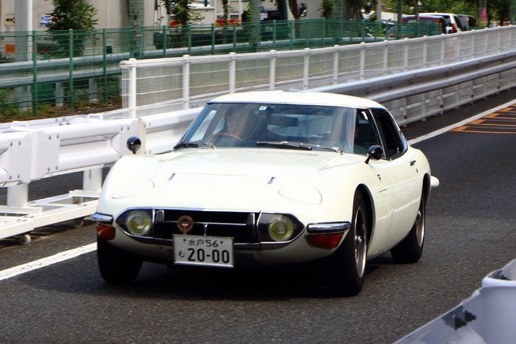 ボディーサイズは全長×全幅×全高＝4175×1600×1160mm。「トヨタ2000GT」は、現代の目で見たら非常にコンパクトなスポーツカーなのだ。