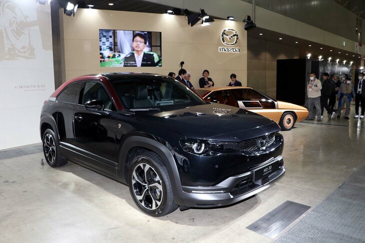 「MX-30 e-SKYACTIV R-EV」は、ロータリーエンジンを発電機として搭載したレンジエクステンダー付きEVだ。