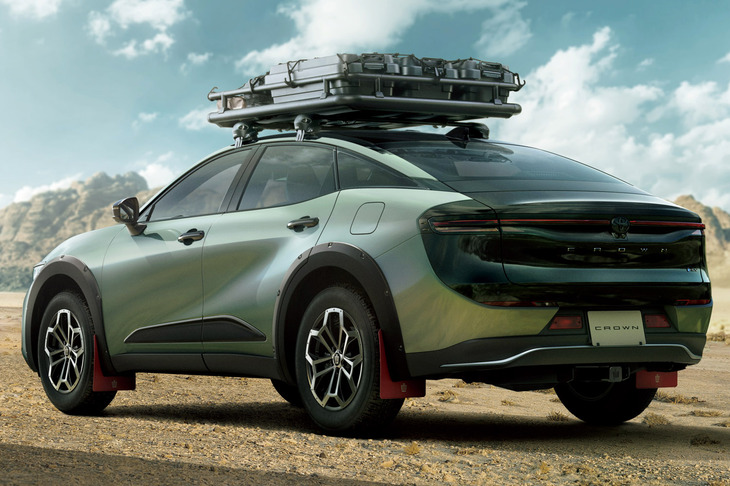 「ブラック×アーバンカーキ」の専用外装色が採用される特別仕様車「クラウン クロスオーバーRS“ランドスケープ”」。