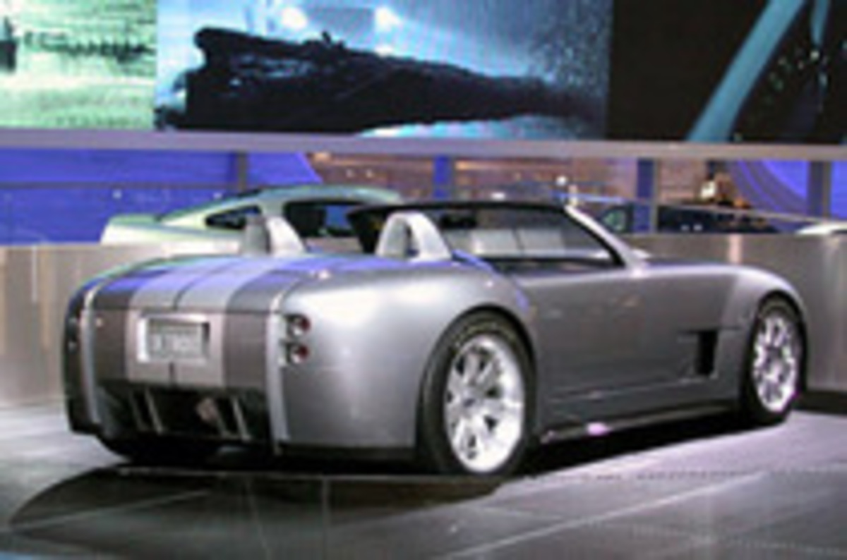 デトロイトショー2004】フォードの歴史引用的コンセプトカー「シェルビーコブラ」 【ニュース】 - webCG