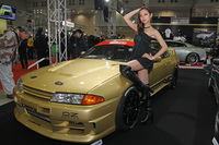 コンパニオンに負けず、まだまだイケてるトップシークレットの「日産スカイラインGT-R」（R32）。