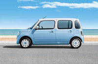 先代モデル「ミラ ココア」のサイドビュー。ラウンドしたリアクオーターウィンドウなど、こちらも実は凝ったデザインをしていたのだ。