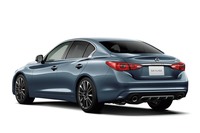 新色「スレートグレー」（写真）は「400R」グレード専用カラーとして設定される。