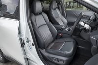 試乗した「Z“レザーパッケージ”」（写真）および「G“レザーパッケージ”」には本革シートが備わる。「Z」「G」ではファブリック×合皮の、「S」ではファブリックの表皮となる。