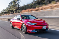 ホンダアクセスの純正アクセサリーパーツが装着された新型「プレリュード」。「フロントグリルモールディング」や「フロントロアスカート」などでエクステリアはスポーティーな印象に仕上げられている。