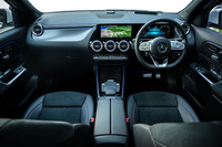 メルセデスが新型電気自動車「EQA」を発売　取り回しのしやすいサイズのSUV型EVの画像