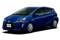 「トヨタ・アクアS“スタイルブラック”」。ボディーカラーは「ダークブルーマイカ」。