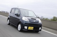 【スペック】ライフ ディーバターボ：全長×全幅×全高＝3395×1475×1610mm／ホイールベース＝2420mm／車重＝860kg／駆動方式＝FF／0.66リッター直3SOHC 6バルブターボ（64ps/6000rpm、9.5kgm/4000rpm）／価格＝147万円（テスト車＝167万4750円／Honda HDDインターナビシステム＝20万4750円）
