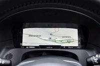 メータークラスターに内蔵される「TFTインストルメントクラスター」（12.3インチ）は、ドライバー専用のフルスクリーン・ナビディスプレイとしても機能する。