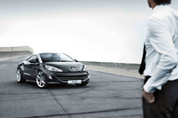 プジョーの「Hors-serie」シリーズ第1弾である「RCZ」。