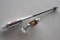 デモカーに装備されていた「MCB（モーションコントロールビーム）」。ボディーの剛性を最適化し、振動を抑制する効果を持つ。