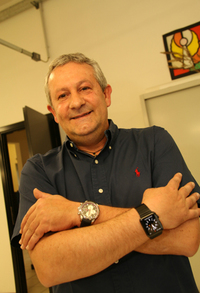 こちらは、筆者が今春取材した、有名なモデルカーブランド「MRコレクション」の社長エジディオ・レアーリ氏。左手にショパールのミッレミリア、右手にApple Watchを装着。2016年2月までランボルギーニのCEOを務めたステファン・ヴィンケルマン氏も、双方を同時使用しているのを確認済みだ。