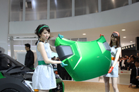 新型「コペン」は、ボディーに脱着可能な樹脂製パネルを使用。簡単に「着せ替え」することができる。
    