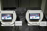 「黒はより黒く、白はより白く写る」という、ハイコントラストを実現した「Vivid View Processor」の実力を2007年モデルと比較するデモが発表会で行われた。なお、写真はEGA液晶モデルの「668HD」。