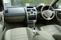 ルノー・メガーヌツーリングワゴン 2.0グラスルーフ プレミアム（4AT）【試乗記】の画像