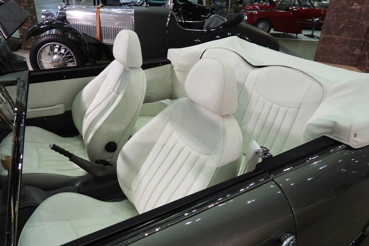 アルヴィス3リッター グラバー スーパーカブリオレ（コンティニュエーションモデル 2024年）