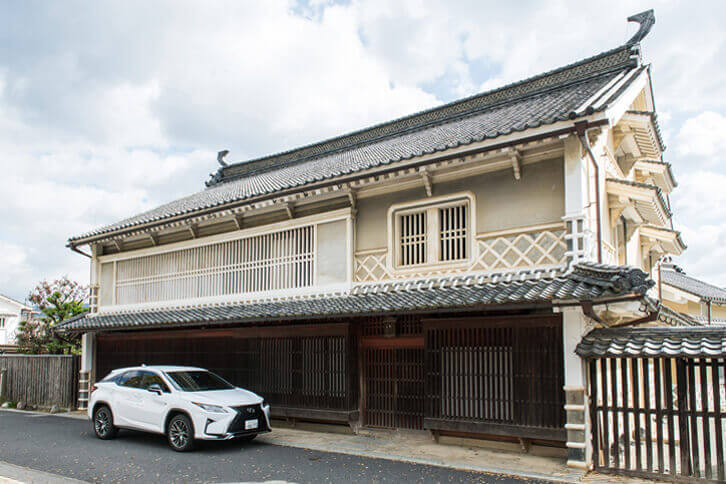 古い町並みが残る八日市・護国地区は、昭和57年（1982年）に国の重要伝統的建造物群保存地区に選定され、現在でも地元の人たちによって、保存されている。