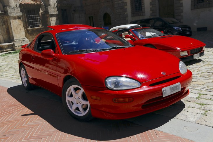 ビーノさんは約1年前、「MX-3」を近隣のガレージで発見した。