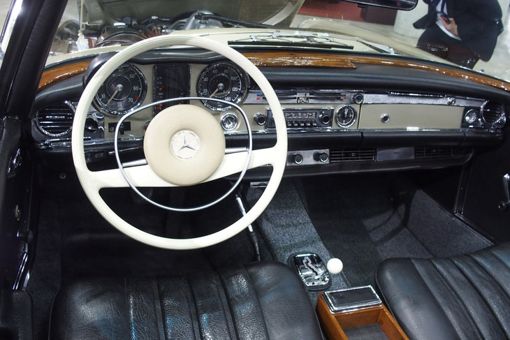 メルセデス・ベンツ280SL（1969年）／MATSUSHIMA CLASSIC CAR