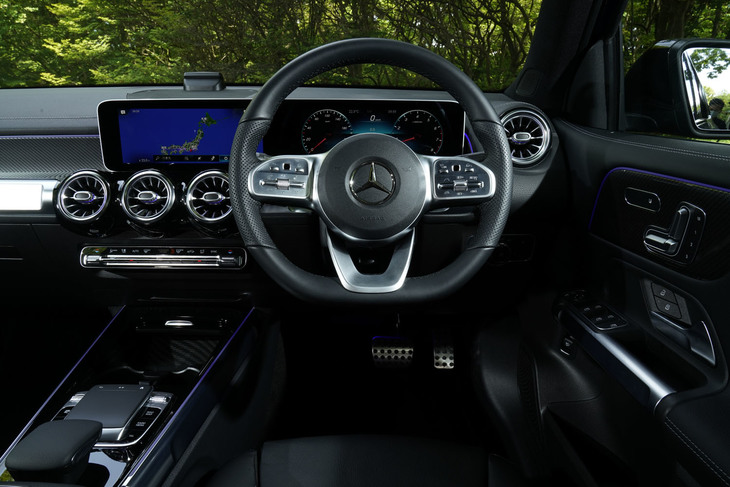 メルセデス・ベンツGLB250 4MATICスポーツ（インストゥルメントパネルまわり）