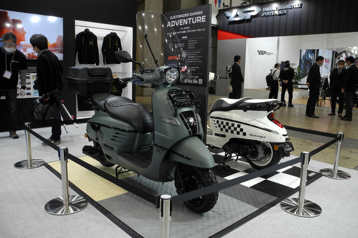 「プジョー・ジャンゴ125ABS」と「ジャンゴ125シャドウABS」のカスタムモデル。