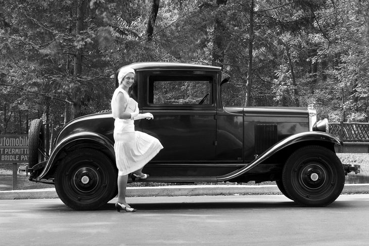 セルフスターターの普及は、自動車を誰でも動かせる便利で身近な乗り物へと変え、多くの人に運転と移動の機会をもたらすことになった。