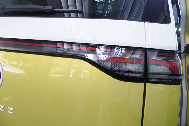 フォルクスワーゲンID.Buzz（リアコンビランプ）