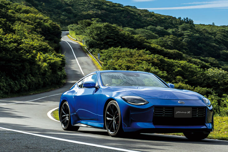 2022年登場の7代目「日産フェアレディZ」。初代「S30」をモチーフにしたデザインが話題を呼んだが……。