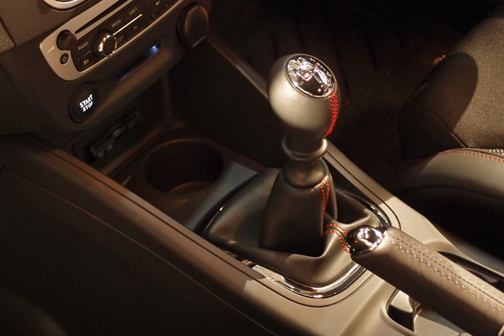 メガーヌR.S. 273パックスポール（シフトレバー）