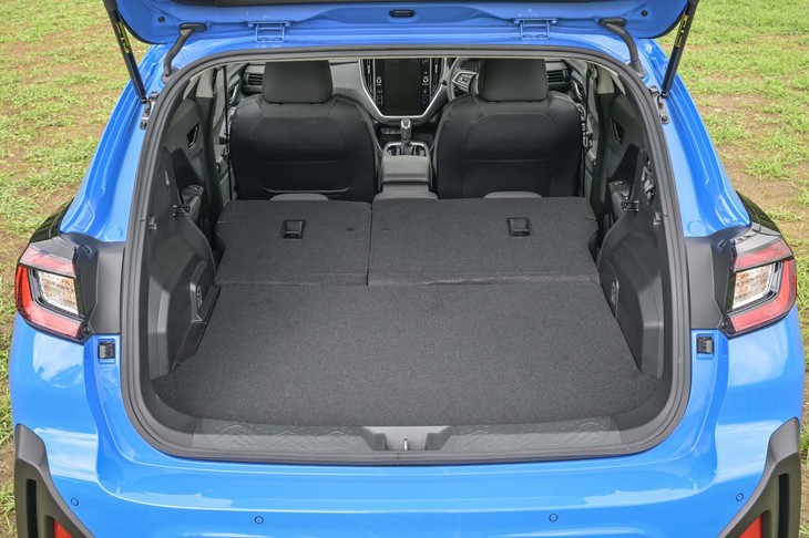 スバル・クロストレック（ラゲッジスペース）