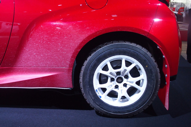 GRMNヤリス“ラリーパッケージ”（リアタイヤ＆ホイール）