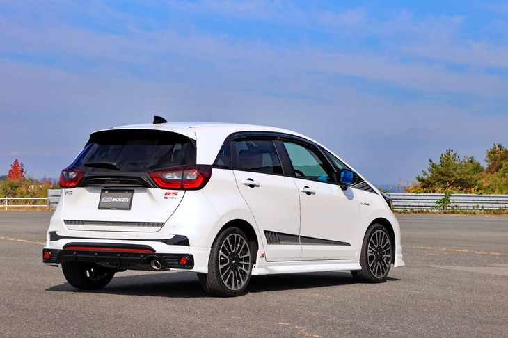 2022年10月発売の「フィットe：HEV RS」にも、早くも用品を用意。現状はドレスアップパーツが主で、目下パッドやローター、ホースといったブレーキ関係の用品も開発しているという。